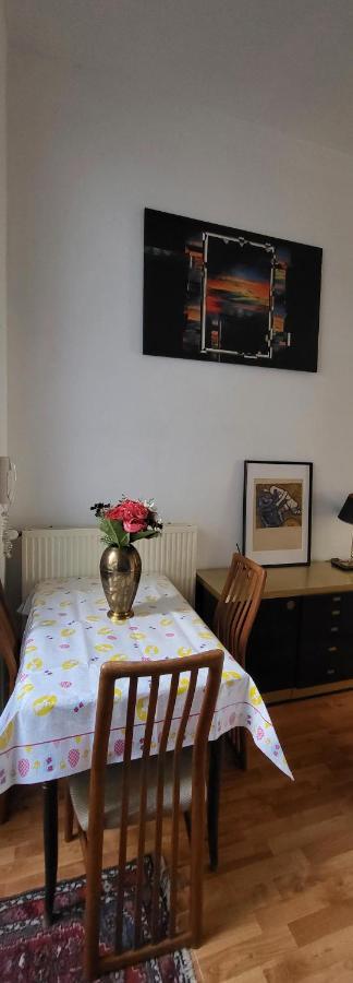 Bright Studio Close To Zaventem Airport - Brussels — Photos 3